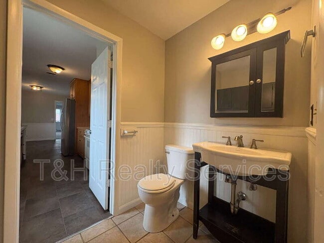 Building Photo - 509 Glendale Dr