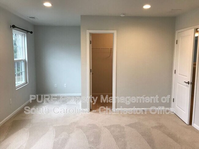 Building Photo - 3071 Conservancy Ln
