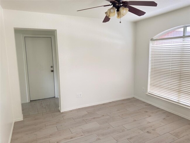 Building Photo - 1602 Vera Way