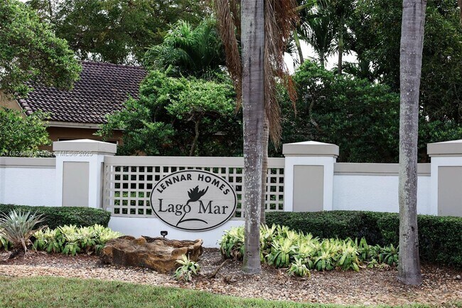 Building Photo - 8011 SW 158th Ave