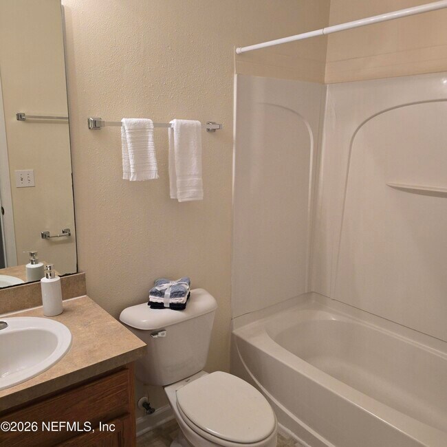 Building Photo - 1500 Calming Water Dr