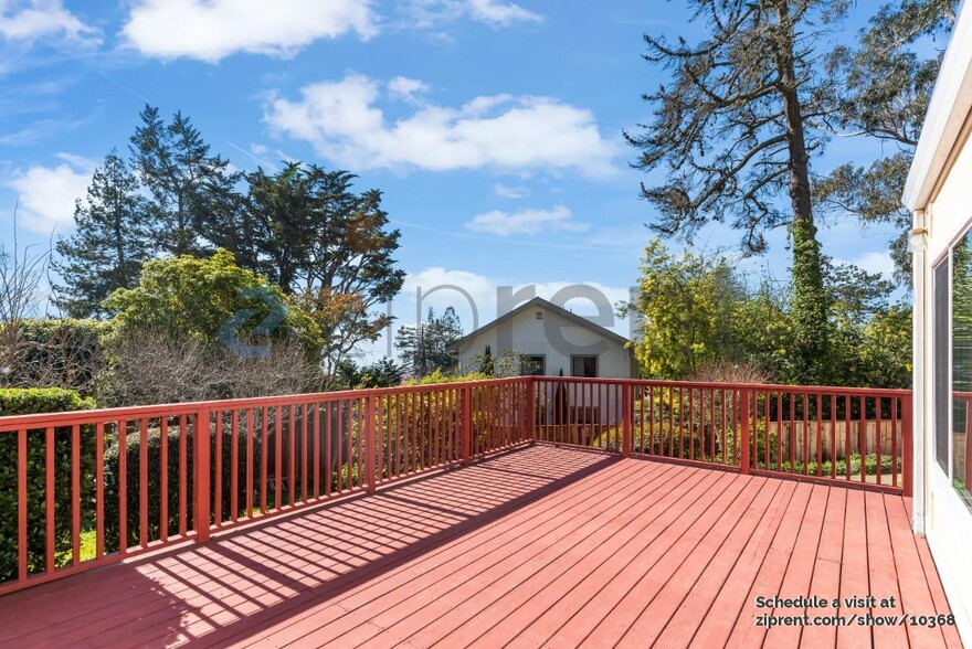 Building Photo - 8590 Terrace Dr
