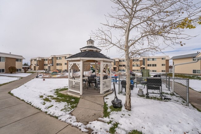 Building Photo - University Heights (KC-AM)