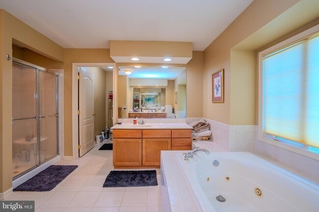 Building Photo - 19 Meadowlark Dr