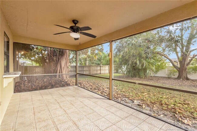 Building Photo - 252 NW Lincoln Ave