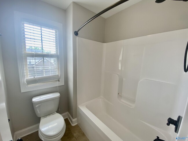 Building Photo - 108 Morning Vista Dr