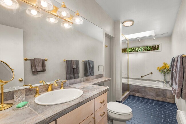 Building Photo - 15 Terrace Dr