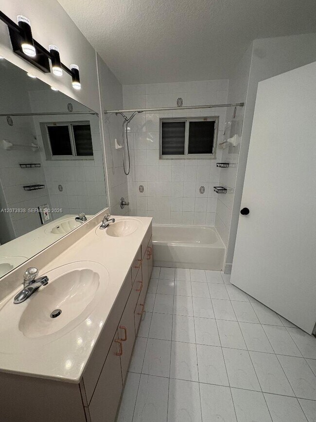 Building Photo - 18116 SW 139th Pl