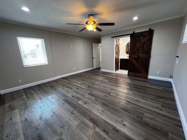 Building Photo - 3 Bed 2 Bath Home For Rent in an Excellent...