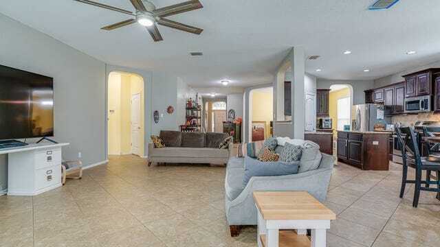 Building Photo - 12310 Red Maple Way
