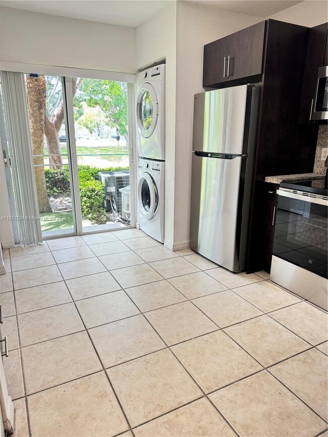 Building Photo - 2 bedroom in Pembroke Pines FL 33024