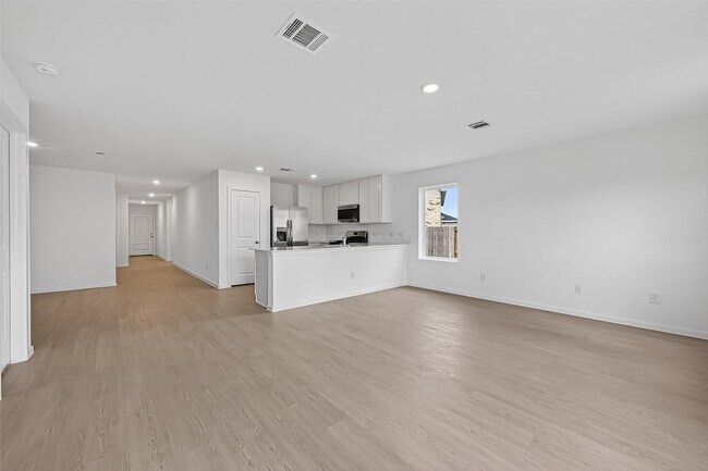 Building Photo - 216 Amy St