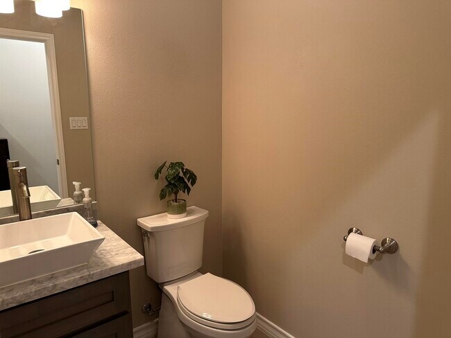 Building Photo - 7938 Elka Lp