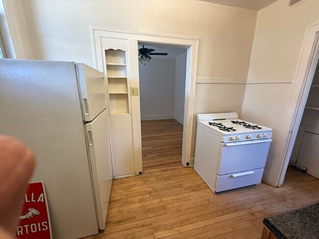 Building Photo - 7437 Randolph St