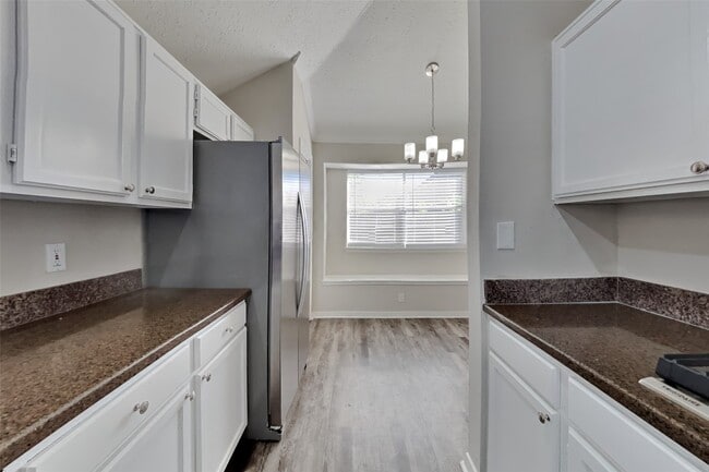 Building Photo - 2515 Chestnut Cir