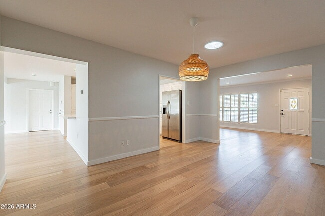 Building Photo - 5715 E Calle Del Paisano