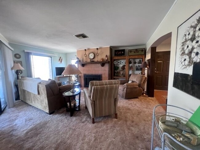 Building Photo - 1611 AZ-95