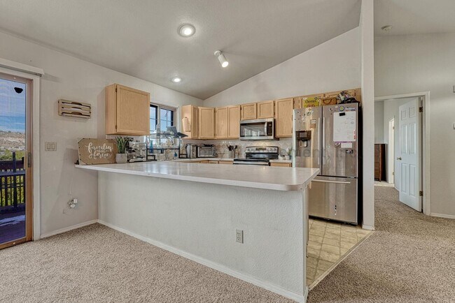 Building Photo - 1524 Shane Cir