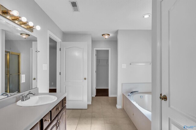 Building Photo - 212 Warfe Ct