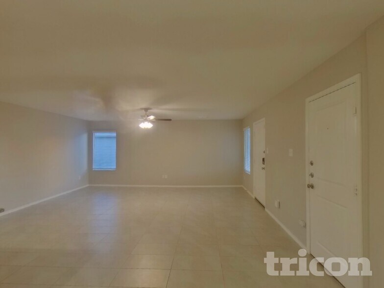 Building Photo - 11832 Mancos Trl