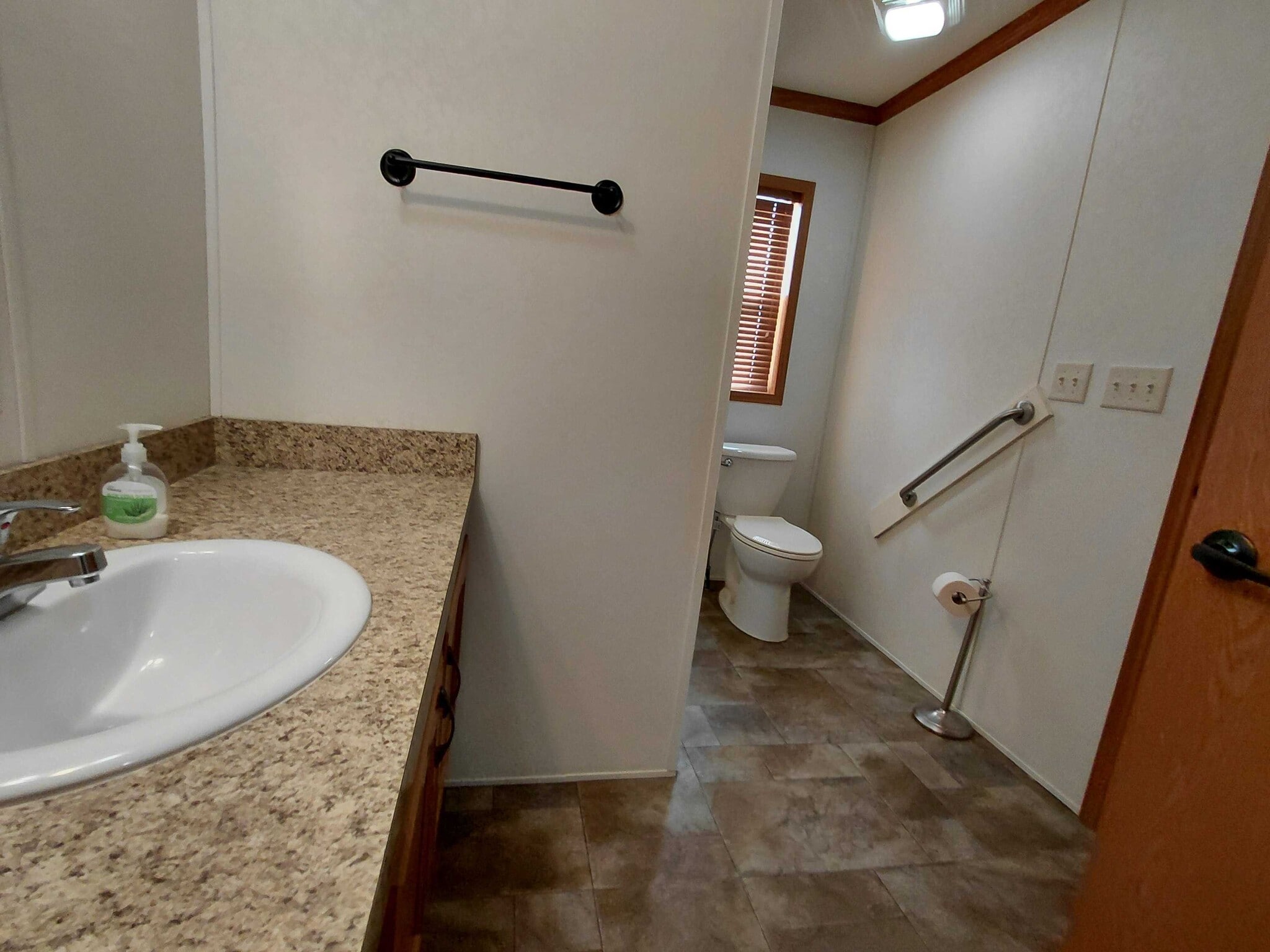 Building Photo - 2022 Mockingbird Pl NW