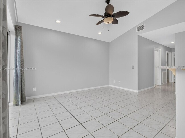 Building Photo - 1520 Seabay Rd