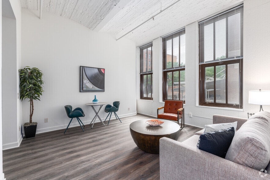 2BR, 2BA - 889SF - Living Room - Sail Cloth Factory Apartments