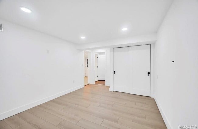 Building Photo - 29 Dillon Dr