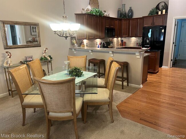 Building Photo - 661 Telya Ridge