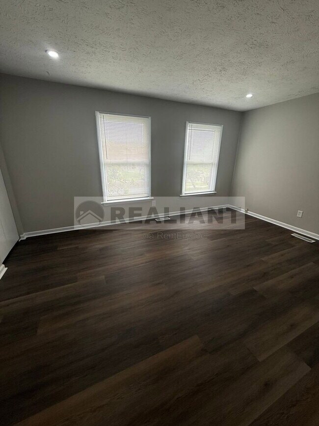 Building Photo - 3107 Glenridge Cir