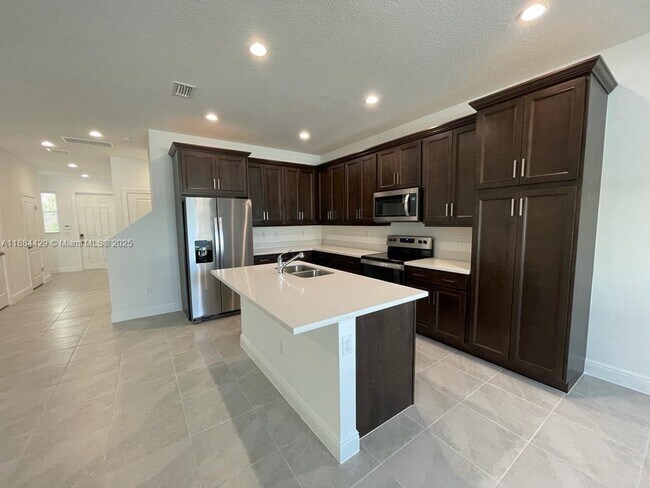 Building Photo - 534 Parsons Wy