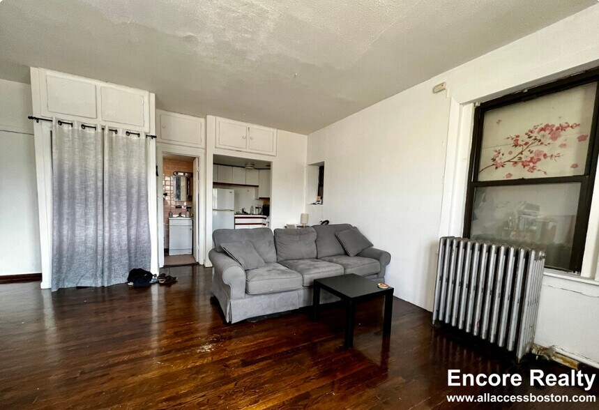 Building Photo - 153 Brighton Ave