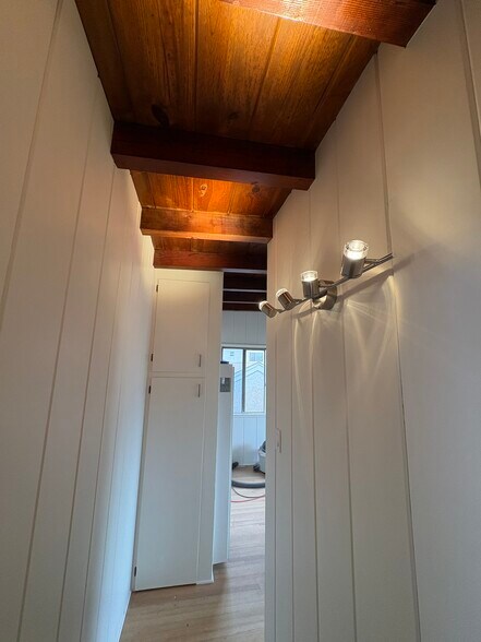 Building Photo - 515 Rockledge St