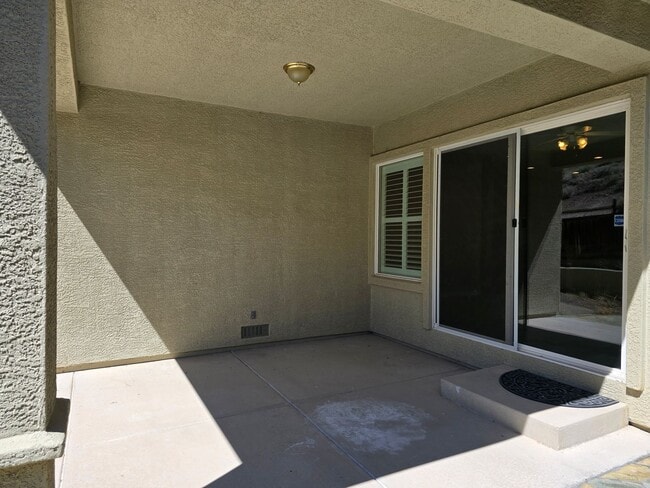 Building Photo - COMING SOON: Spacious Modern Home in Spanish Springs