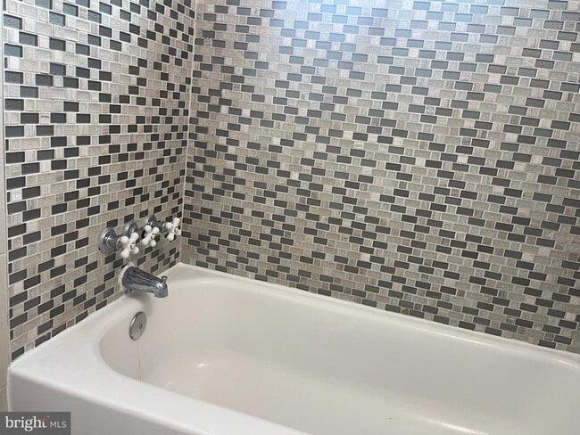 Building Photo - 1200 S Arlington Ridge Rd