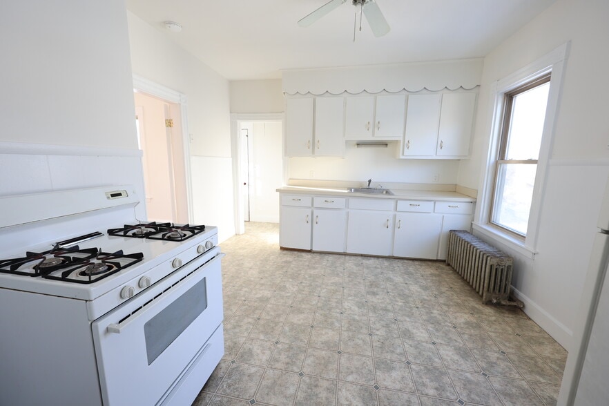 Building Photo - 31 June St