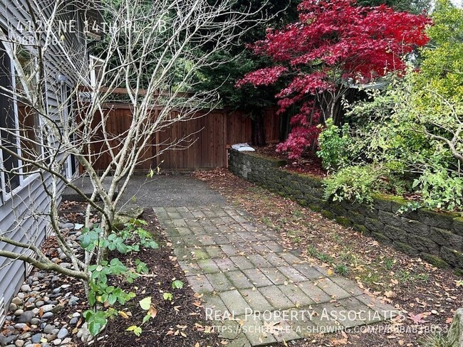 Building Photo - 4126 NE 14th Pl