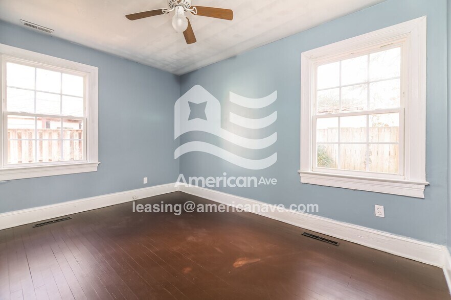 Building Photo - 203 Kincaid Ave NW