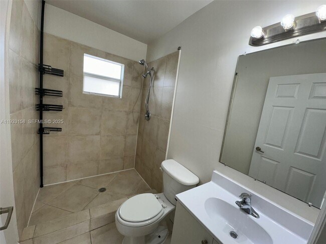 Building Photo - 1406 NW 3rd St