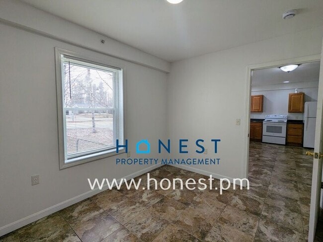 Building Photo - 1635 Lewiston Rd