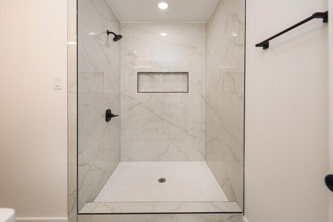 Building Photo - 8218 Casa Verde Rd