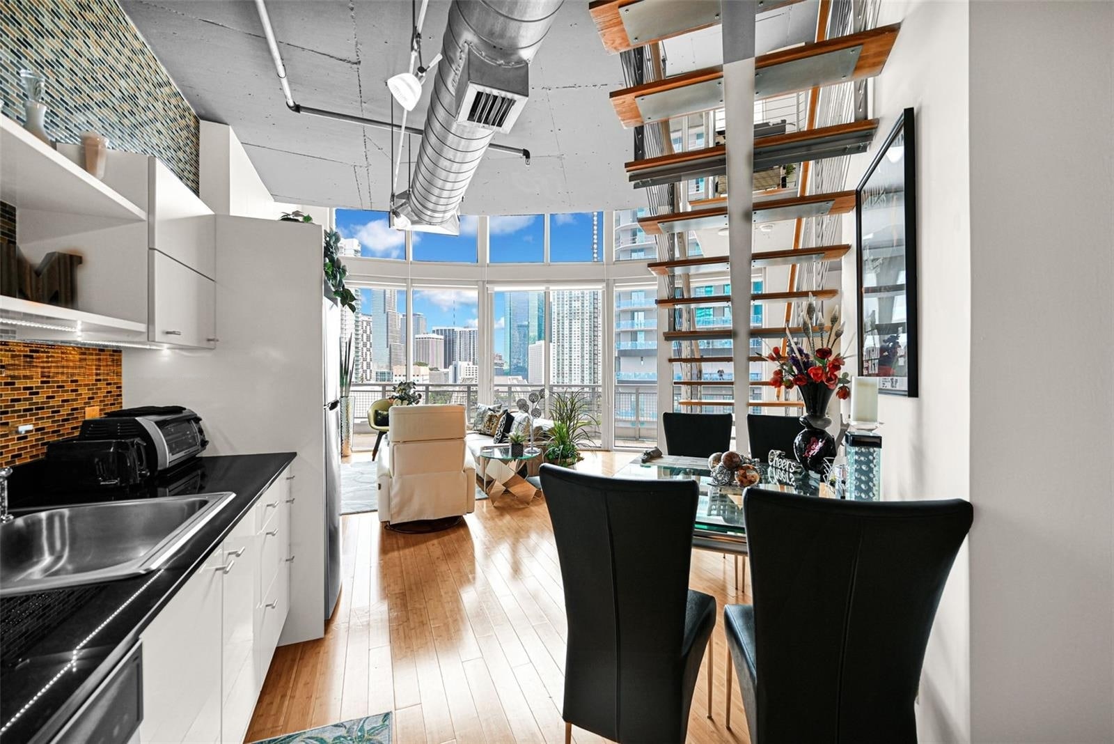 Building Photo - 690 SW 1st Ct