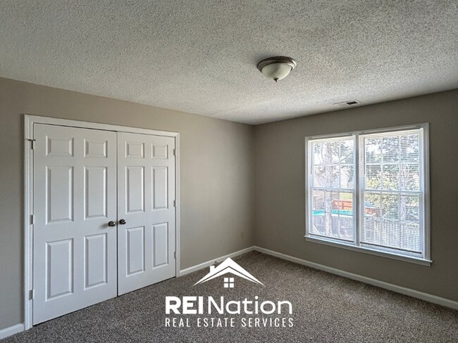 Building Photo - 7250 Leeward Cove