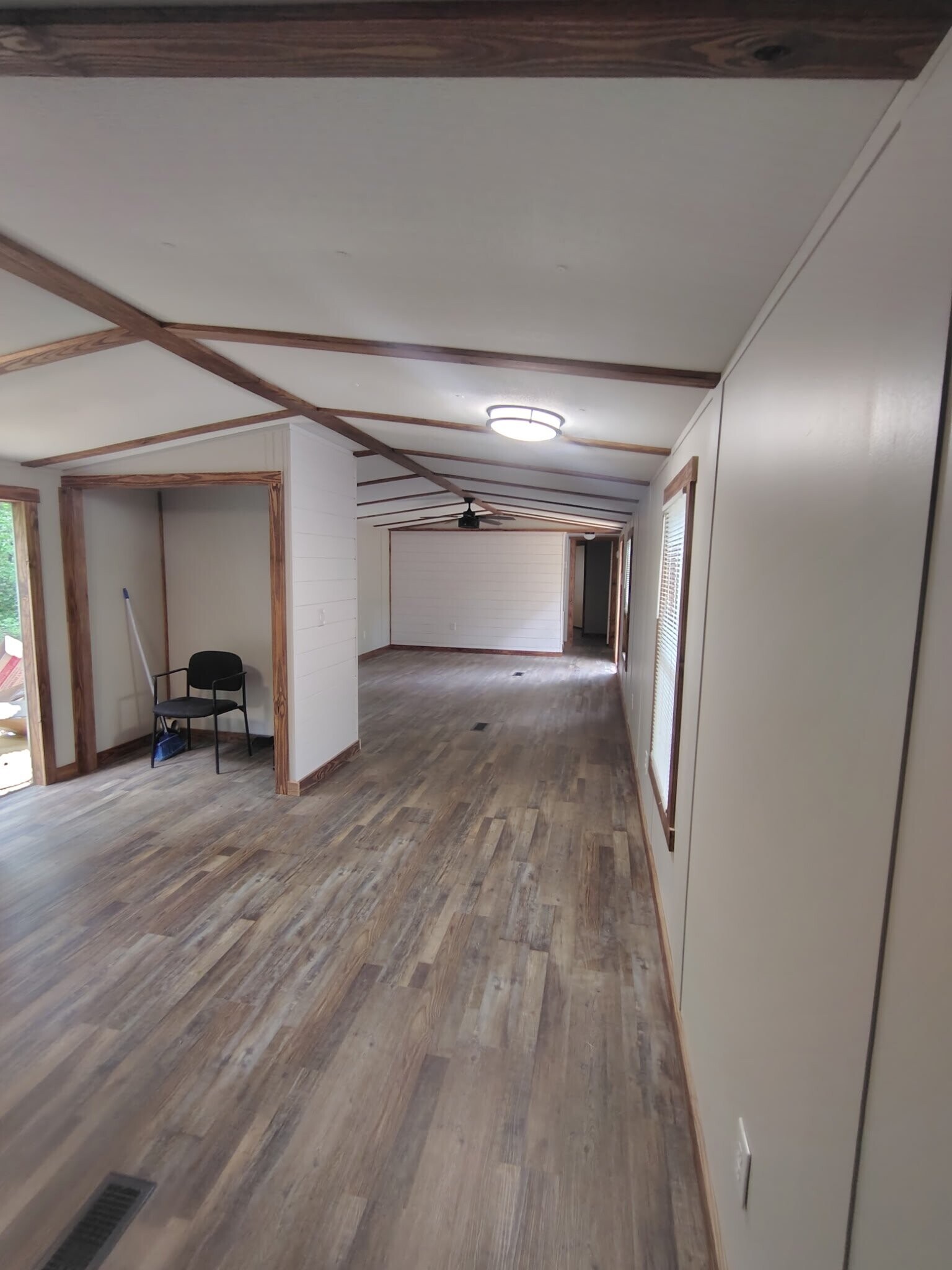 Building Photo - 125 Shady Oaks Lndg