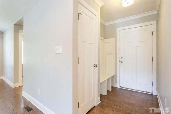 Building Photo - Gorgeous 4 Bedroom Ranch Home, Near Mordecai/Oakwood Neighborhoods, Premium Finishes, Fenced Back...