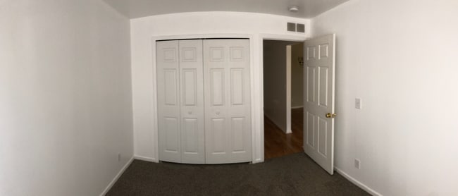 Building Photo - 4165 Berkshire Dr