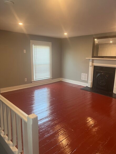 Building Photo - 110 Front St