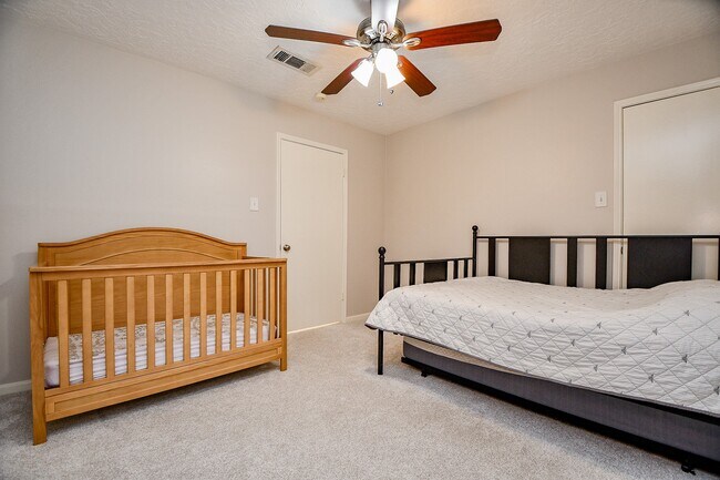 Building Photo - 7711 Hopewell Ln