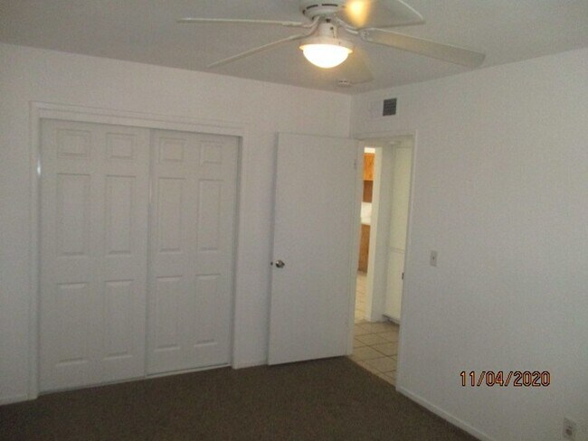 Building Photo - 2774