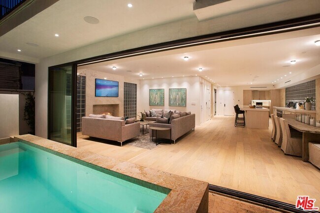 Building Photo - 508 N Sweetzer Ave